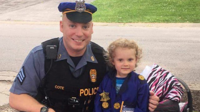 Minnesota Police Support Lemonade Stand After 9 Year Old Claims Older Kids Stole His Earnings Inside Edition