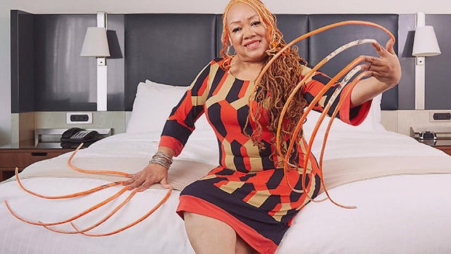 Woman Says Her Super Long Eyelashes Are A Sign Of Her Good Health Inside Edition