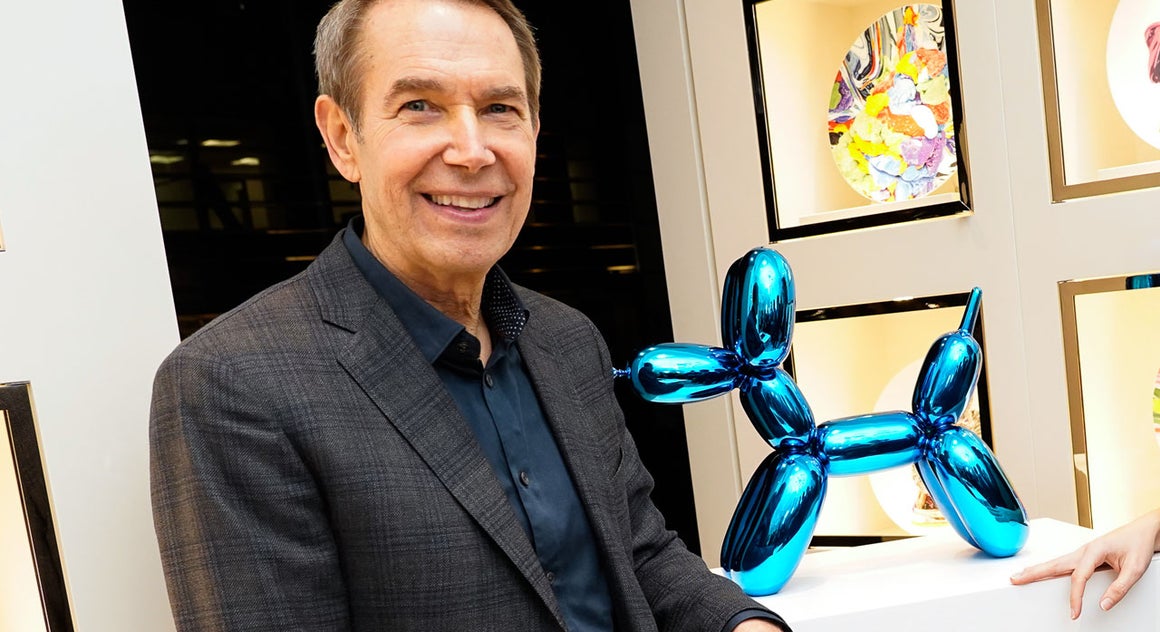 Jeff Koons Porcelain 'Balloon Dog' Topples and Shatters in Miami