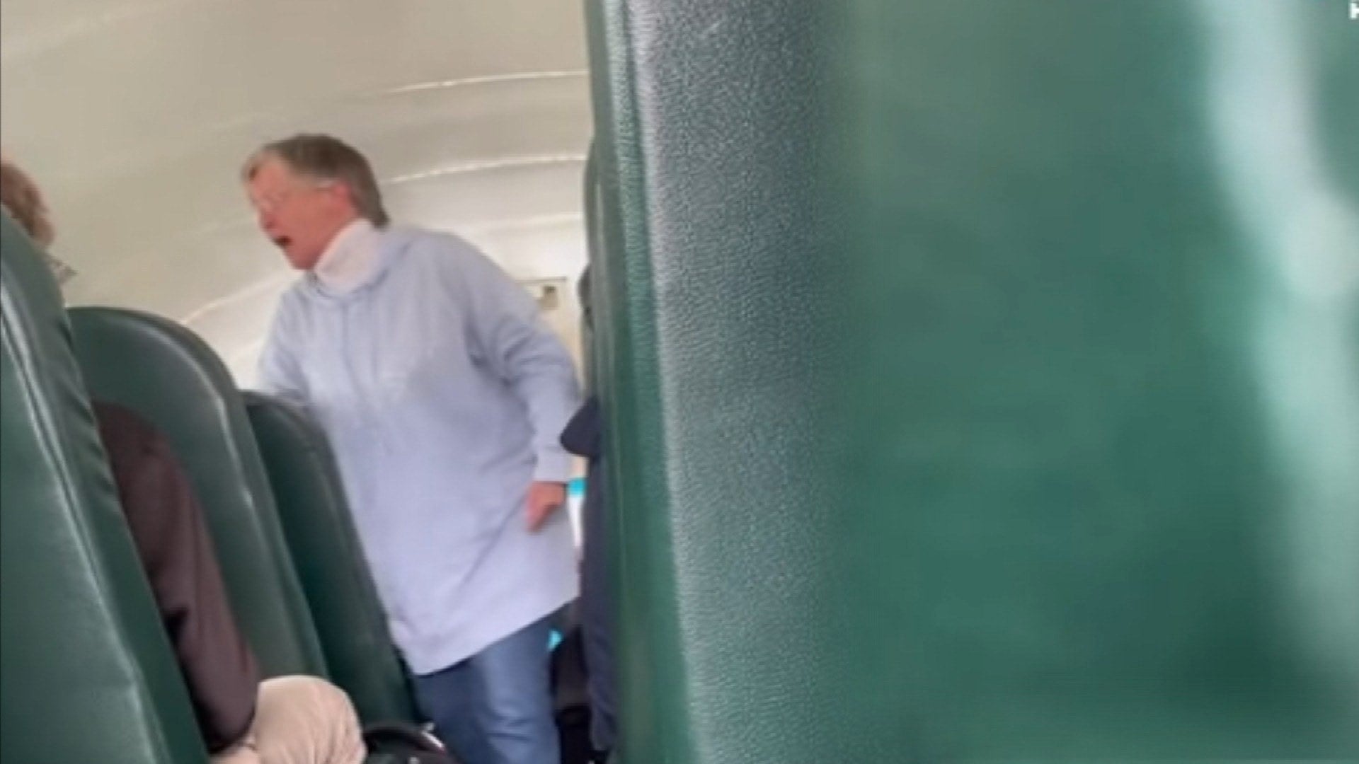 School Bus - Ohio School Bus Driver Quits After Yelling at Students Over Spraying  Perfume | Inside Edition