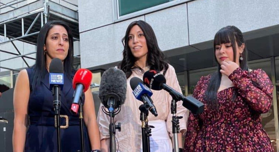 Audrey Bitoni yangi suratga olish Chomilish sandiqlari orqali yalash