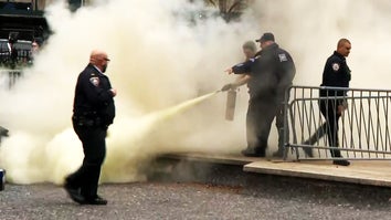 NYPD extinguishes a man who set himself on fire