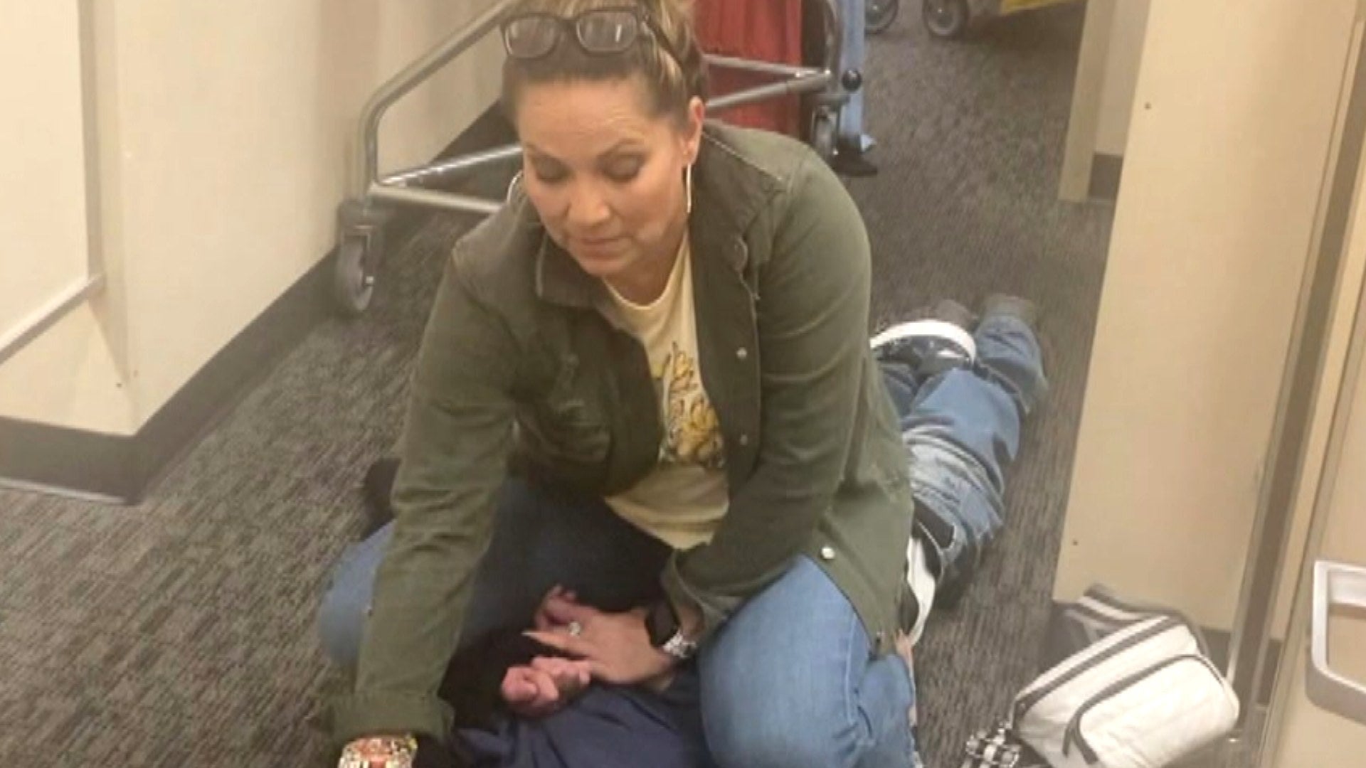 Mother Puts Alleged Peeping Tom in Headlock While Shopping - Vimarsana News