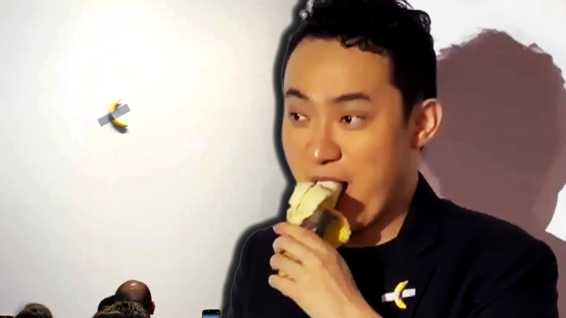 Crypto Entrepreneur Justin Sun Eats Art Banana After He Bought It for $6.2M