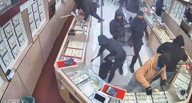 Robbers Steal $1.7 Million Worth Of Jewelry In 70 Seconds