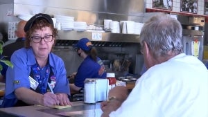 Customers of Georgia Waffle House Raise $5,000 for Server Battling Cancer 