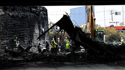 Part of I-95 collapses in Philly