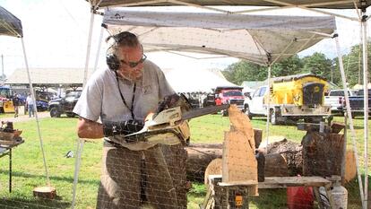 Dan Burns, Chainsaw Artist