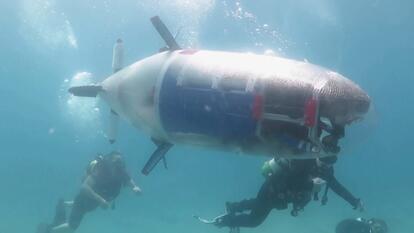 Scientists develop pedal-powered submarine