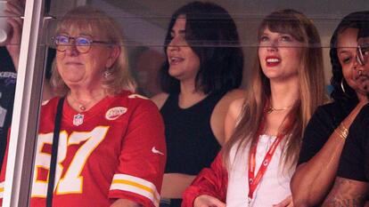 The Time Travis Kelce's Mom Met Taylor Swift