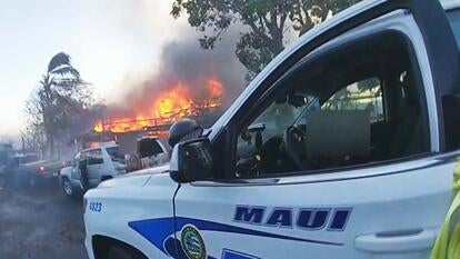 officers respond to wildfire