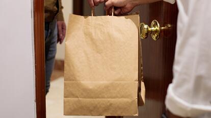 Cop Makes Door Dash Delivery