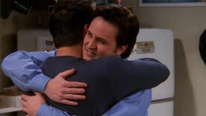 Matt LeBlanc Hugs Matthew Perry
