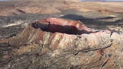 Volcanic Eruption Threatens Town in Iceland