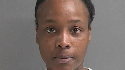 Mom Abandons Baby on Beach