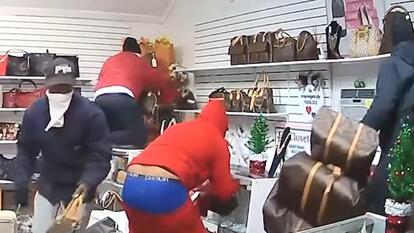 suspects ransacking store