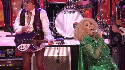 Darlene Love Singing 'Baby Please Come Home' on 'The View' 