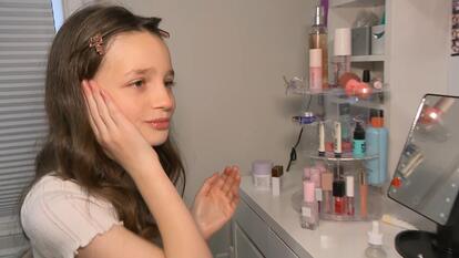 Olivia Kleid, teen obsessed with beauty product