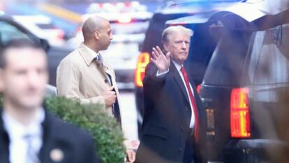 Donald Trump leaving defamation trial