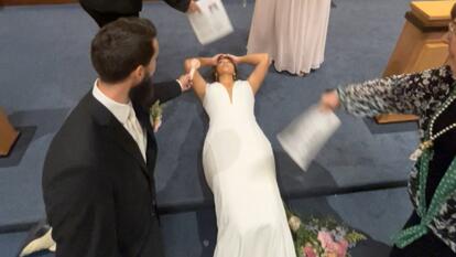 Bride Faints at Her Wedding After Saying 'I Do'