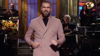 Travis Kelce hosts 'SNL'