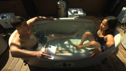 Singles plunge in ice cold baths to find love in LA. 