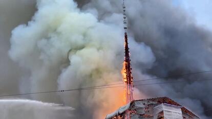The Old Stock Exchange in Denmark’s capital, Copenhagen, caught on fire on April 16th.