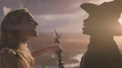 Moviegoers Dress Up as Elphaba and Glinda for 'Wicked' Premiere 