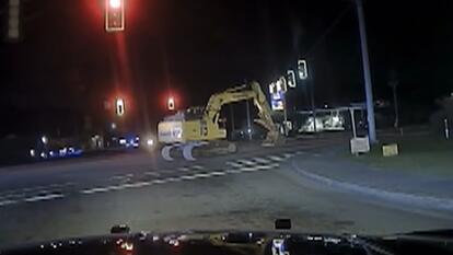 Cops 'Chase' Allegedly Stolen Excavator