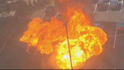 Car explodes in a Washington DC parking lot