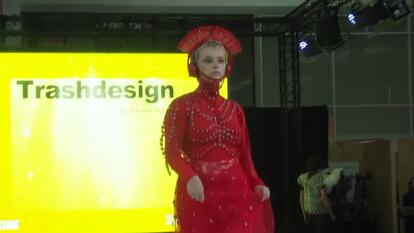 Plastic waste from vaccine syringes was turned into fashion.