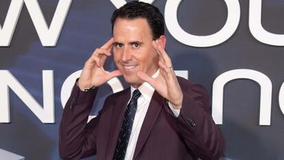 Oz Pearlman on red carpet