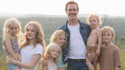 James Van Der Beek with his wife Kimberly and their six children