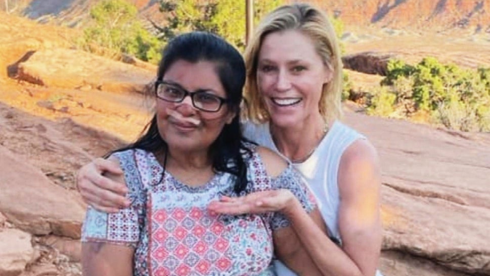 Julie Bowen rescued a woman who fainted in the Arches National Park