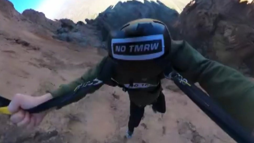 Base-Jumper Miraculously Survives Parachute Failure