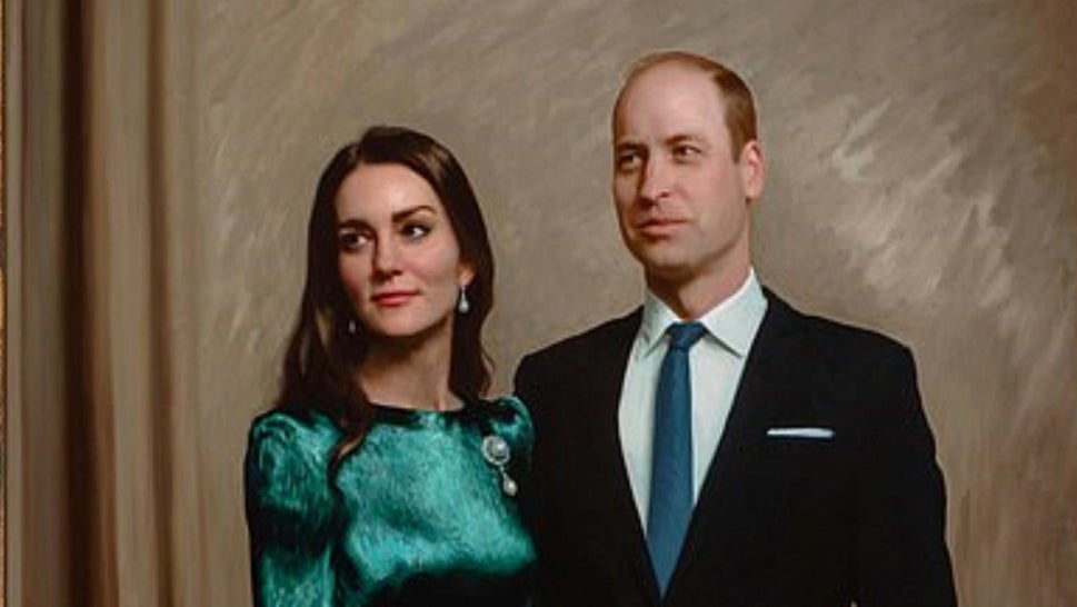 Prince William and Kate Middleton’s 1st Official Portrait 