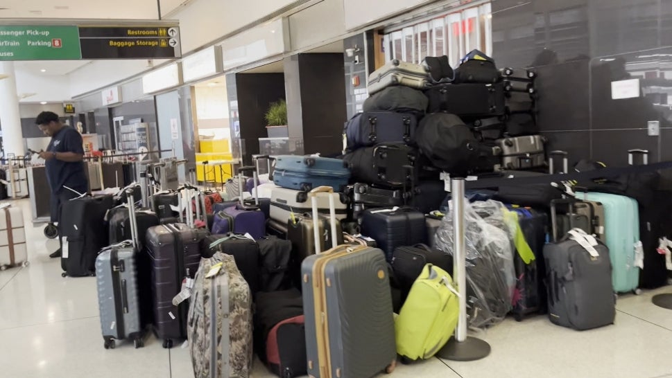 ‘Airmageddon’ Causes Mass Lost Luggage at Airports 