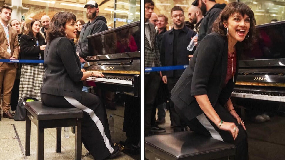 Norah Jones playing piano in front of crowd