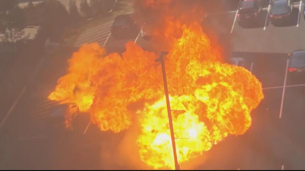 Car explodes in a Washington DC parking lot