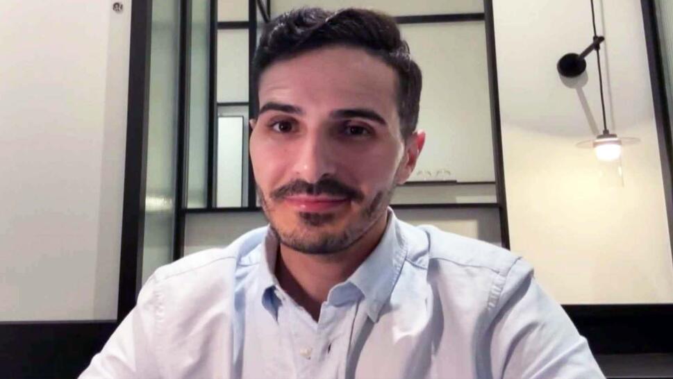 Simon Leviev sitting for an interview 