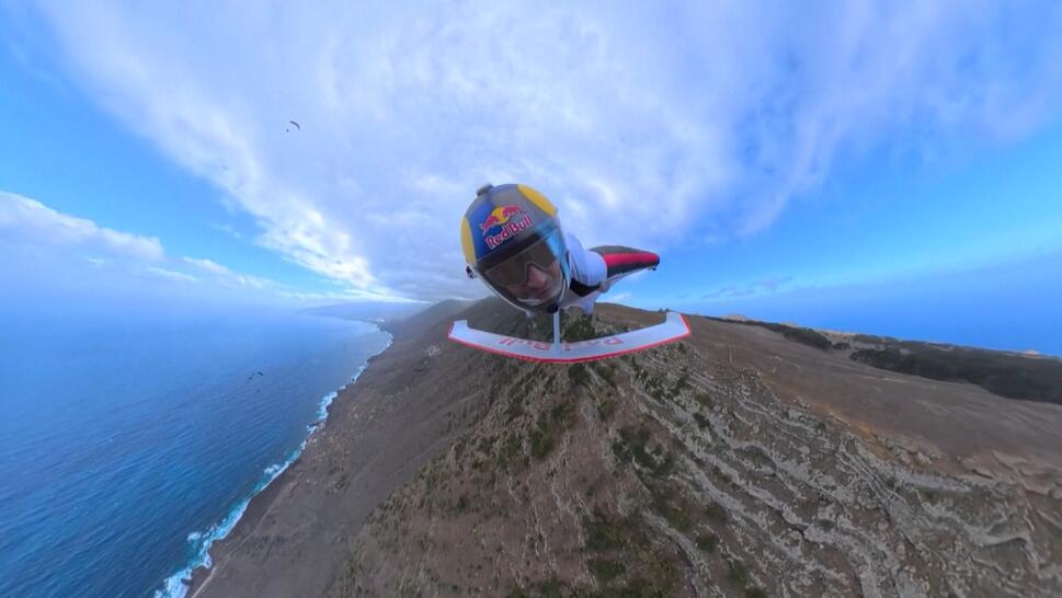 Man Creates Wingsuit To Soar