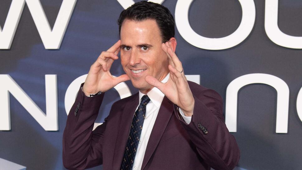 Oz Pearlman on red carpet