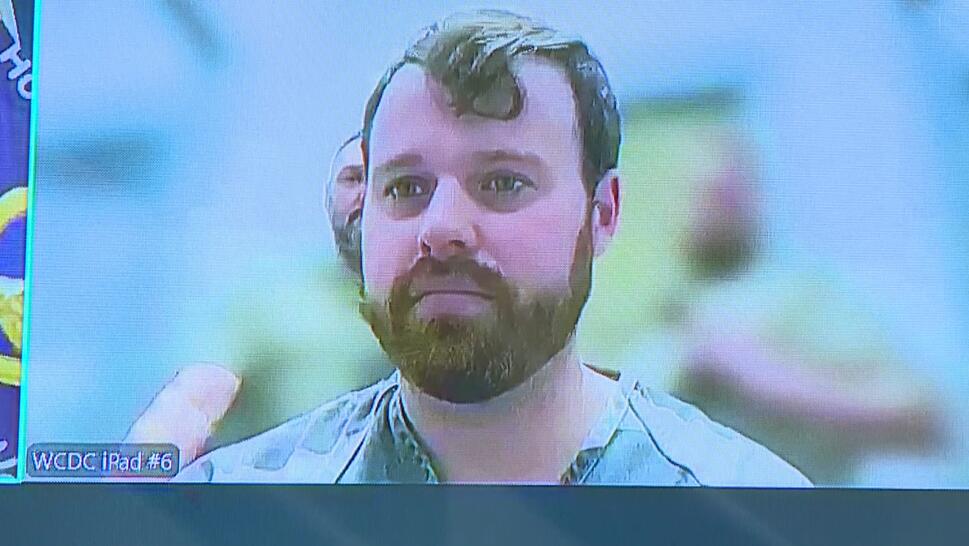 Joseph Duggar faces child molestation charges 