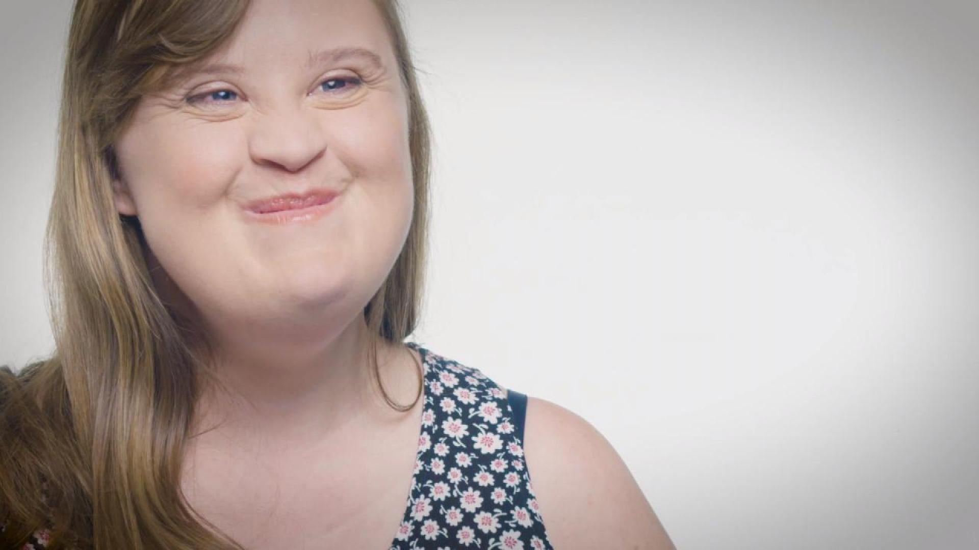 Jamie Brewer Of American Horror Story Is First Woman With Down Syndrome To Star In Off Broadway Play Inside Edition