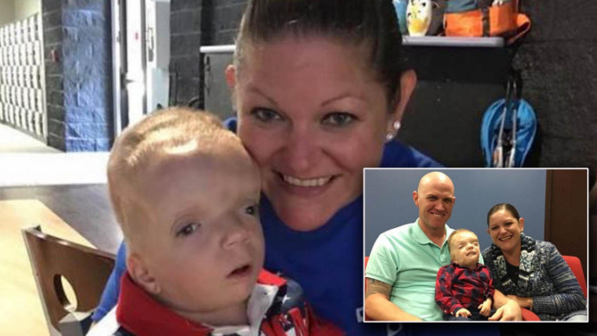 Avoir Images Mom Speaks Out After Terminally Ill Son 3 Is Turned Into Cruel dernière salutations