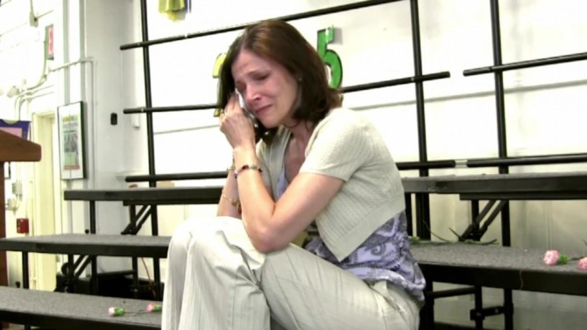 Student Chorus Brings Teacher To Tears After Breast Cancer Diagnosis Inside Edition