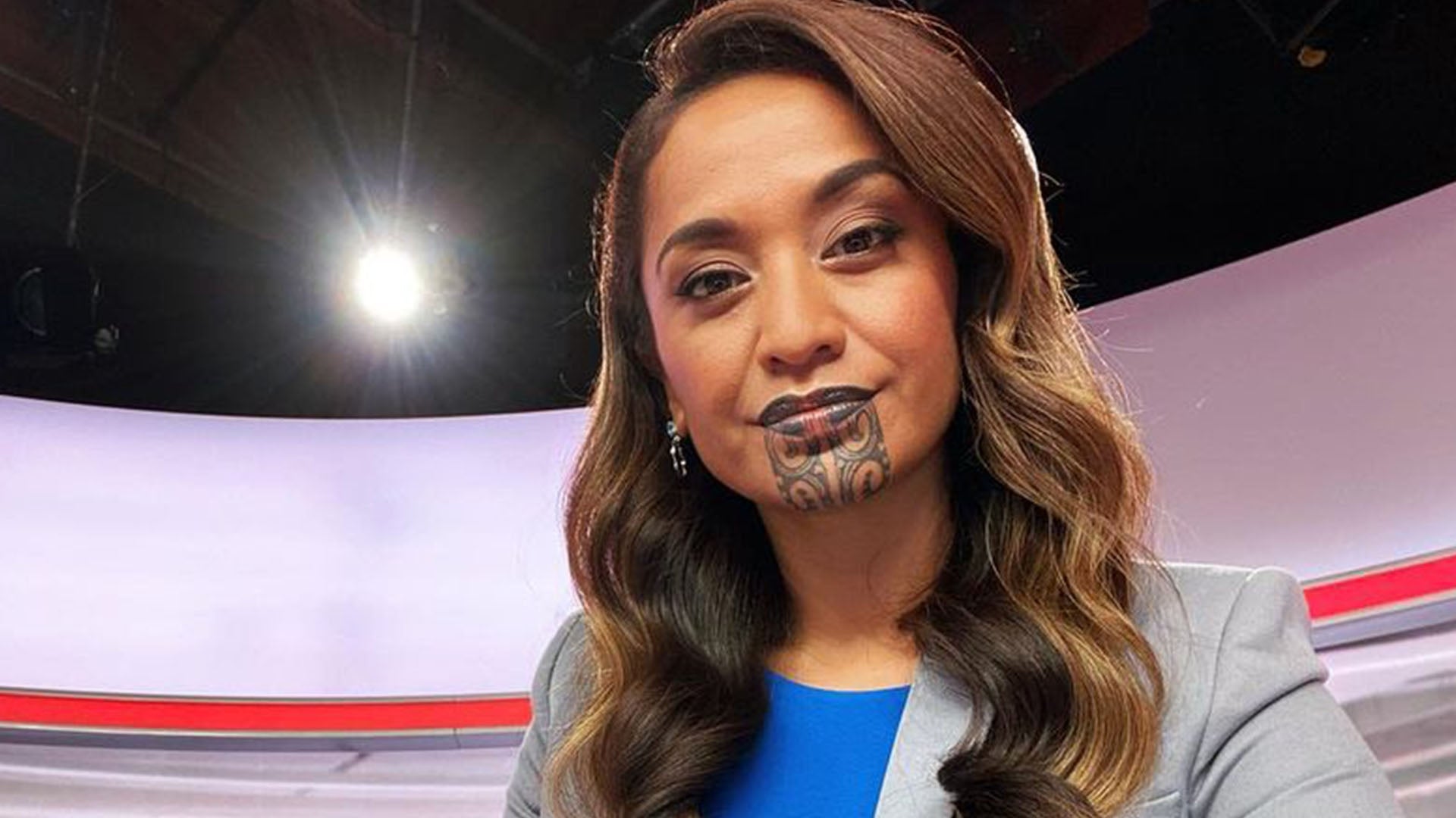 Maori Woman With Face Tattoo Is 1st to Anchor Primetime News Inside Edition