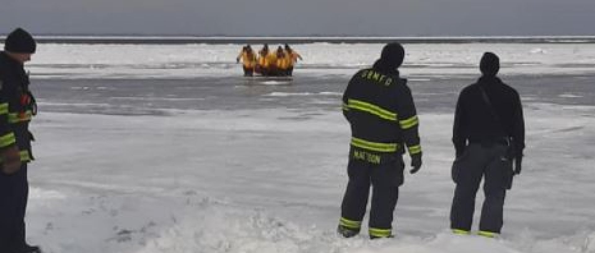 27 people were rescued from ice chunk floating off Green Bay.