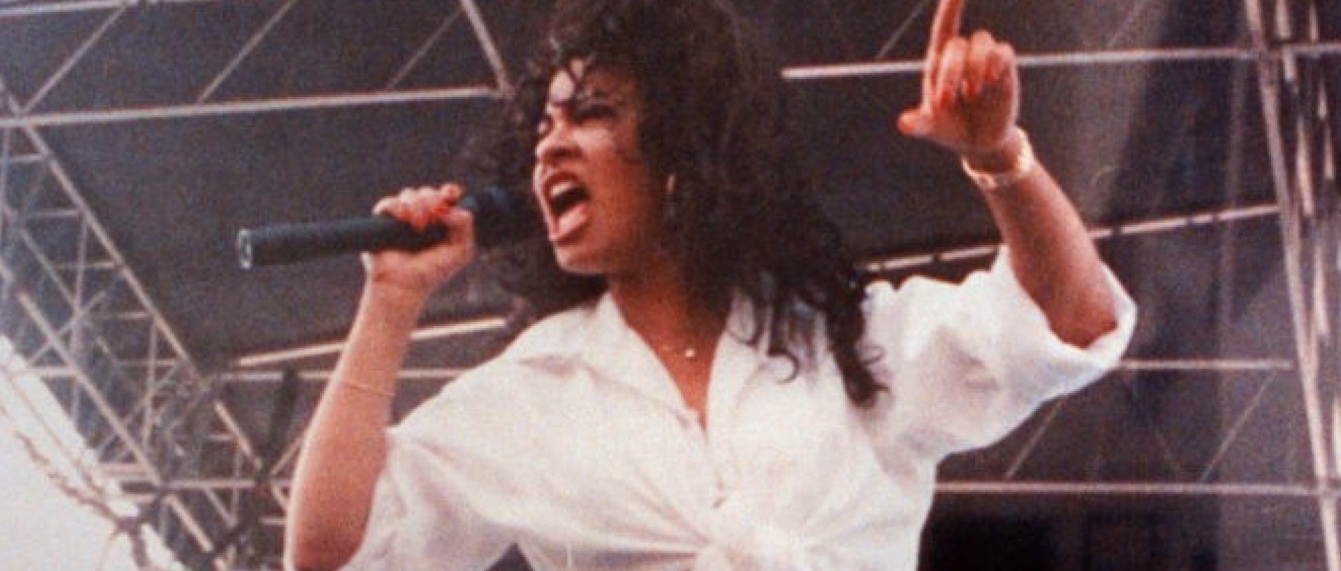 Singer Selena Quintanilla-Pérez on stage
