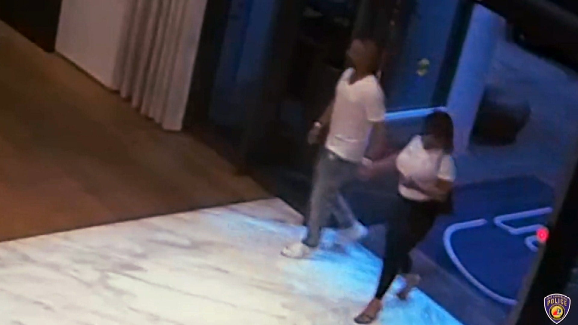 eskalere excitation Republik Mystery Woman Steals Man's $40K Rolex After Meeting Him at Florida Bar |  Inside Edition